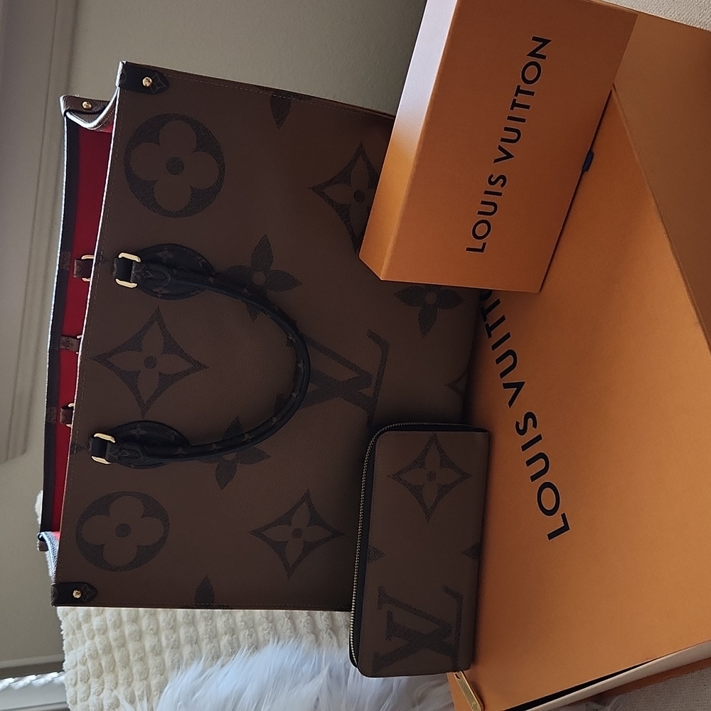 Louis Vuitton OnTheGo GM and Zippy Wallet Set